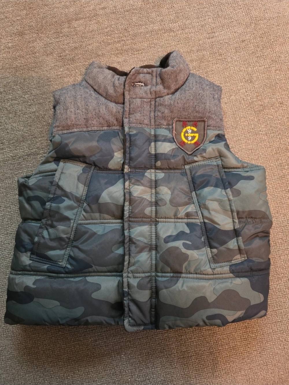 GAP Kids Camo Puffer Vest - Gray Green